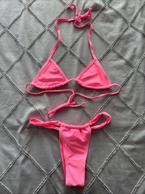 SHEIN Hot Pink Triangle String Bikini (NEVER WORN)